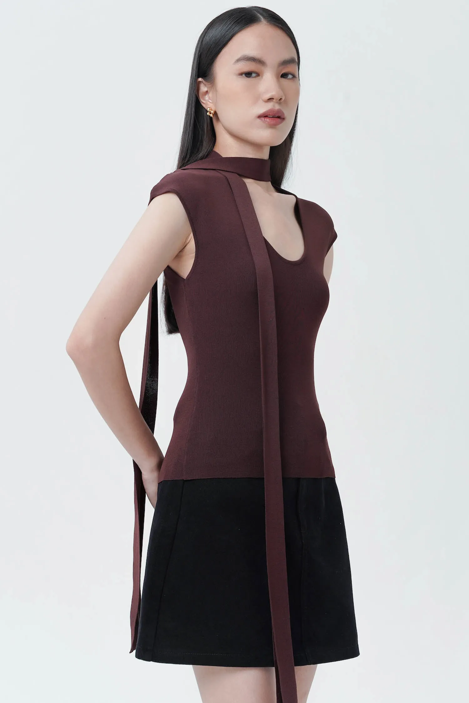 Arata Top In Brown
