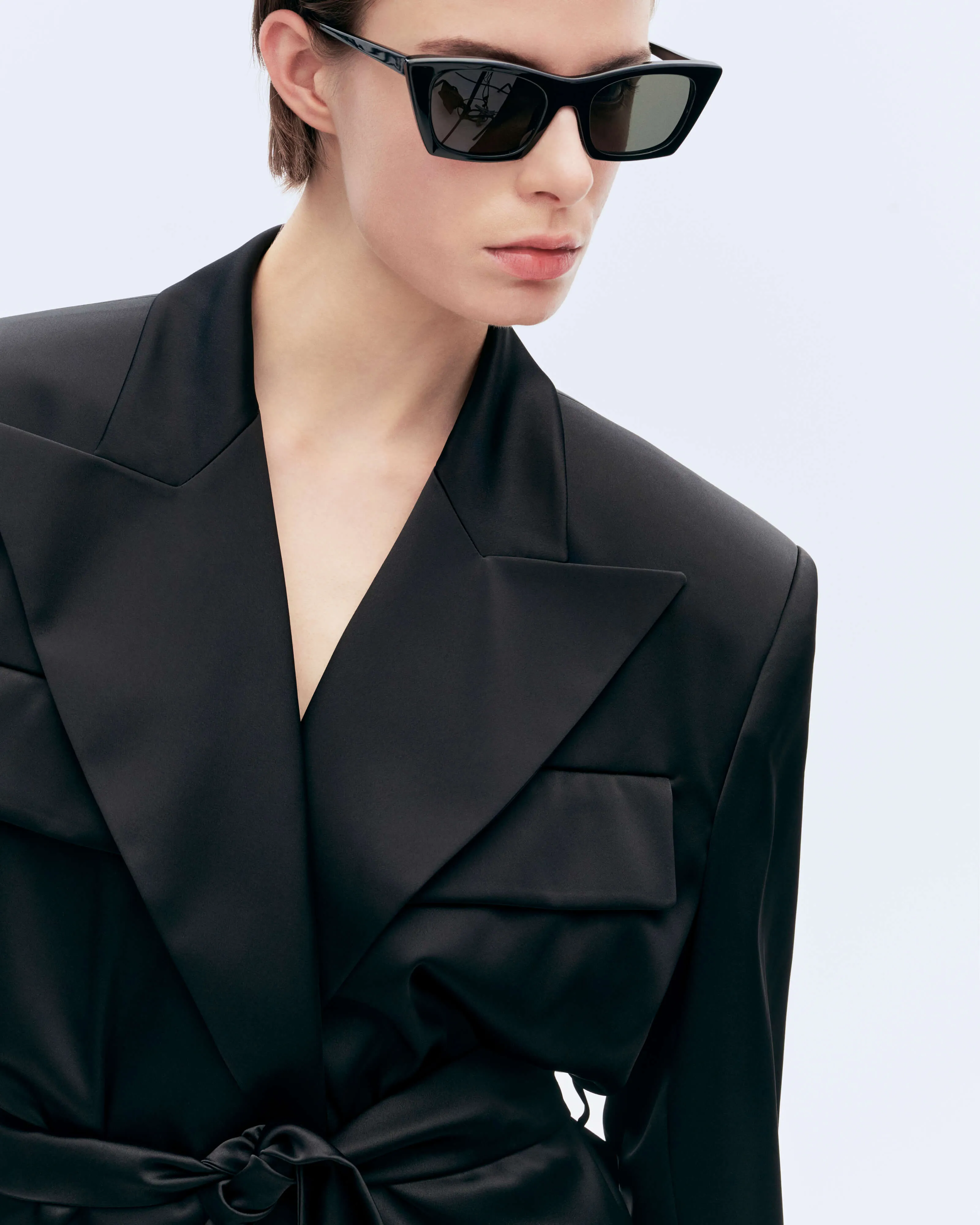 FLUID BELTED JACKET
